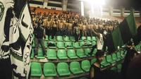 Ultras Persikabo Curva Sud, salah satu kelompok suporter di Bogor, menyambut kedatangan suporter tamu di Stadion Pakansari dengan hangat. (Bola.com/Ultras Persikabo Facebook)