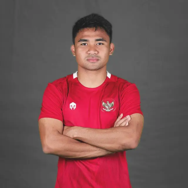 6 Potret Asnawi Mangkualam Kapten Timnas Indonesia di Luar Lapangan, Gayanya Keren