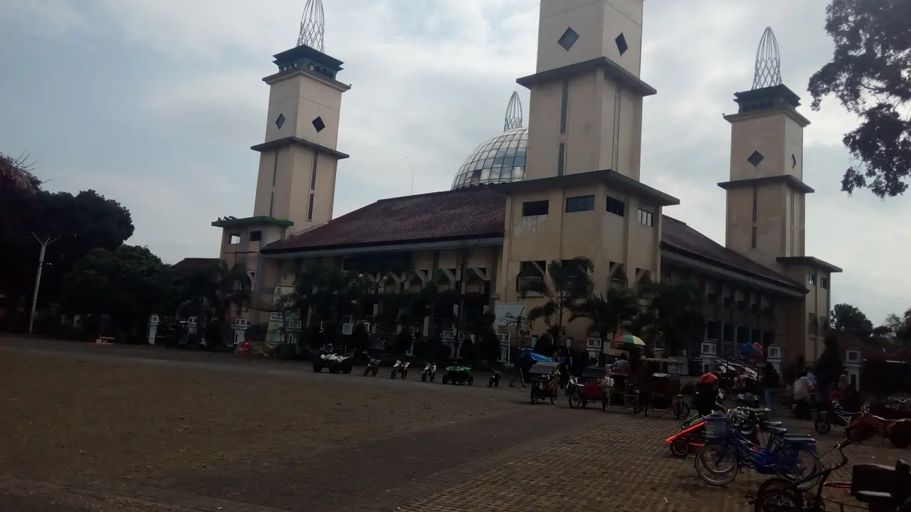 Masjid Agung Garut di bilangan jalan Ahmad Yani, Garut Kota, Jawa Barat