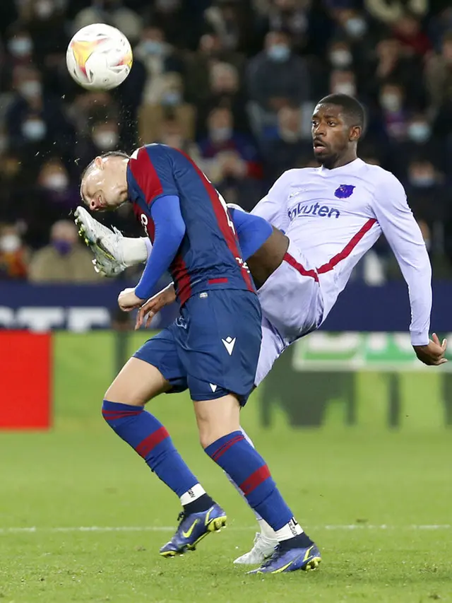 FOTO: Barcelona Menang Dramatis Lawan Levante