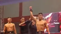 Laga Sengit Kickboxing Ring Leindel Combat, Atlet TNI Tumbang di Tangan Juara PON