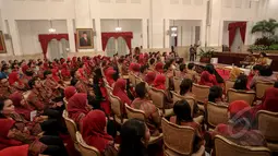 Suasana pelepasan Tim  Nusantara Sehat I di Istana Negara, Jakarta, Senin (4/5/2015). Tim  Nusantara Sehat I akan ditempatkan di sejumlah pelosok Indonesia. (Liputan6.com/Faizal Fanani)