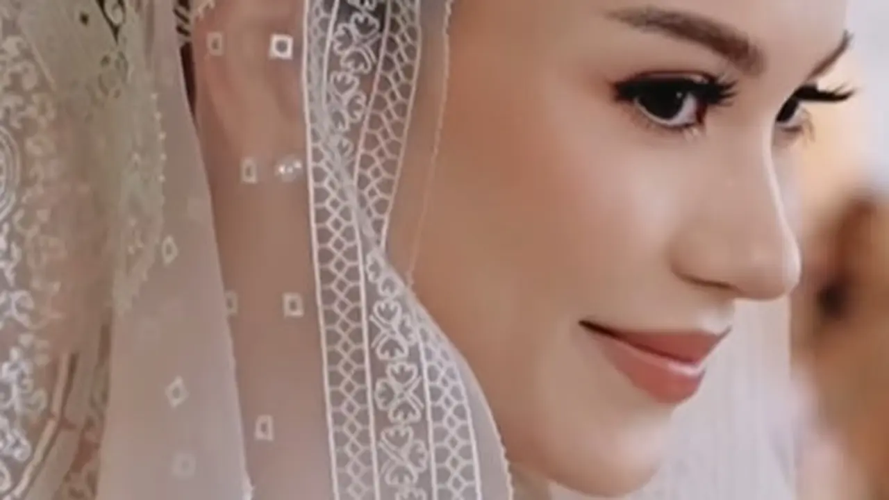 12 Potret Penampilan Alyssa Daguise saat Pengajian dan Siraman Jelang Pernikahan, Anggun dan Memukau dengan Nuansa Tradisi
