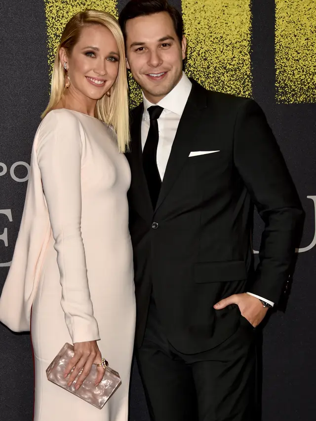 [Bintang] Anna Camp - Skylar Astin