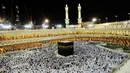 Mitos yang paling banyak beredar seputar haji ialah ketika sampai di Mekkah, Allah akan membalas segala perbuatan yang pernah dilakukan orang yang akan berhaji selama hidup dan setiap jamaah punya cerita yang berbeda-beda (imagestack.co)