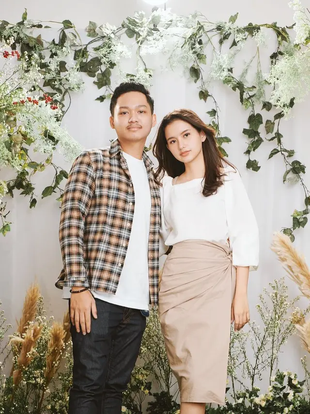 [Fimela] Azriel Hermansyah dan Sarah Menzel