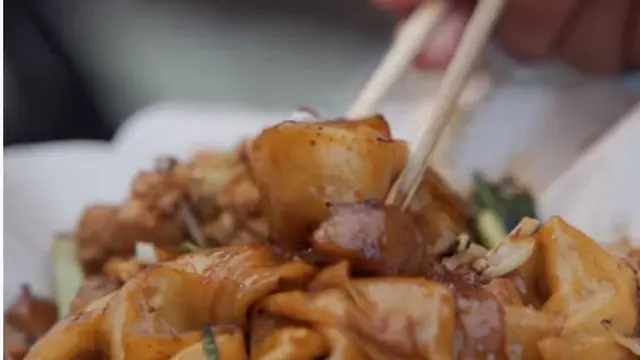 Pangsit Goreng Le Gino, Pembeli Harus Antre Berhari-hari