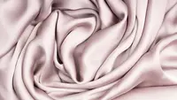 Rahasia Menjaga Kain Sutra Tetap Cantik, Tak Mudah Kusut, dan Awet Bertahun-tahun