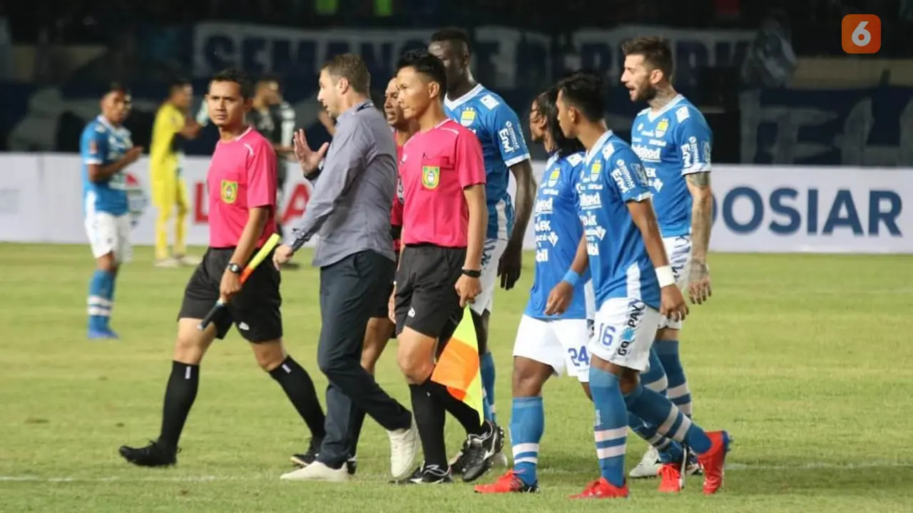Persib vs Tira Persikabo