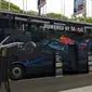 Melalui program Mobil1 Bus pengunjung GJAW 2023 dapat merasakan sensasi menjadi pembalap Tim Red Bull Racing F1 yang tersedia di dalam bus.