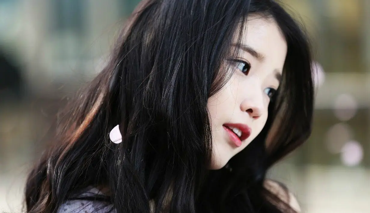 "Aku sungguh-sung berharap agar tak ada lagi yang menderita dan berharap kesungguhan mereka dihargai para penonton," tutupnya. (Foto: Allkpop.com)