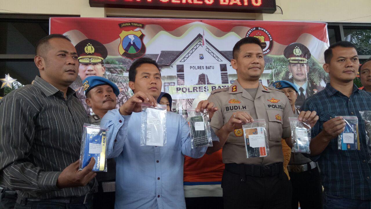 Mirna Cempluk Tersangka Penipuan Keluar dari Persembunyian