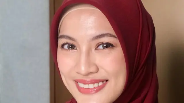 Alyssa Soebandono dengan riasan mata soft. [@nooibeuty]