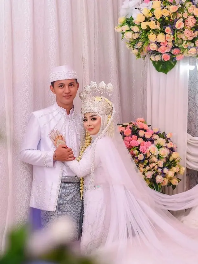 6 Potret Pernikahan Ayudia LIDA Bernuansa Serba Putih, Penuh Kebahagiaan