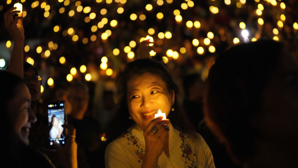 Dihadiri 16 Ribu Jemaat, Ibadah Malam Natal di Indonesia Arena Berlangsung Khidmat