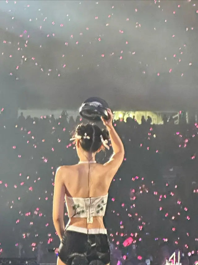 Jennie Blackpink unggah foto konser Born Pink Jakarta (Foto: IG jennierubyjane)