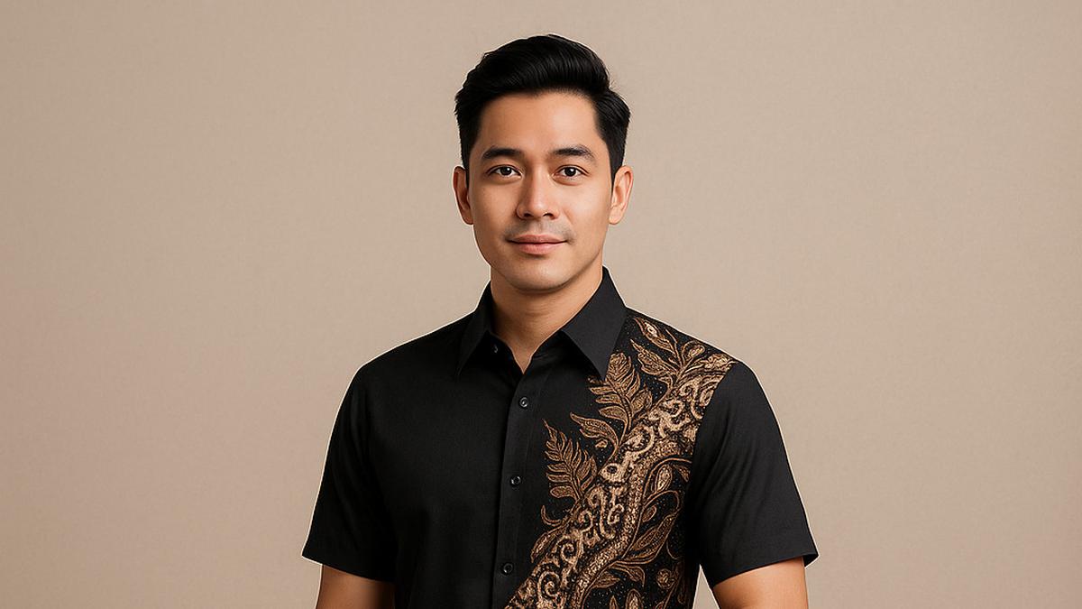 10 Model Baju Batik Pria Kombinasi Hitam, Ini Padu Padan yang Bikin Kamu Tampil Keren saat Kondangan