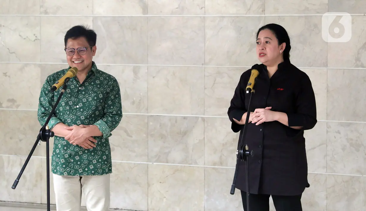 Ketua Umum Partai Kebangkitan Bangsa (PKB) Muhaimin Iskandar dan Ketua DPP PDI Perjuangan Puan Maharani memberikan keterangan saat pertemuan di rumah dinas Muhaimin di Jalan Widya Chandra IV, Jakarta, Kamis (27/7/2023). (Liputan6.com/Johan Tallo)