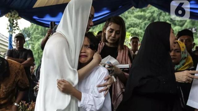 potret haru BCL dan Noah di pemakaman Ashraf