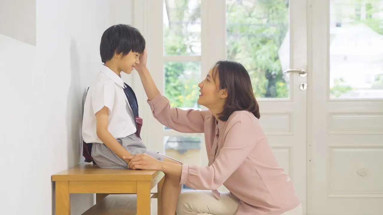 ilustrasi seorang ibu sedang berbicara kepada anak laki-lakinya