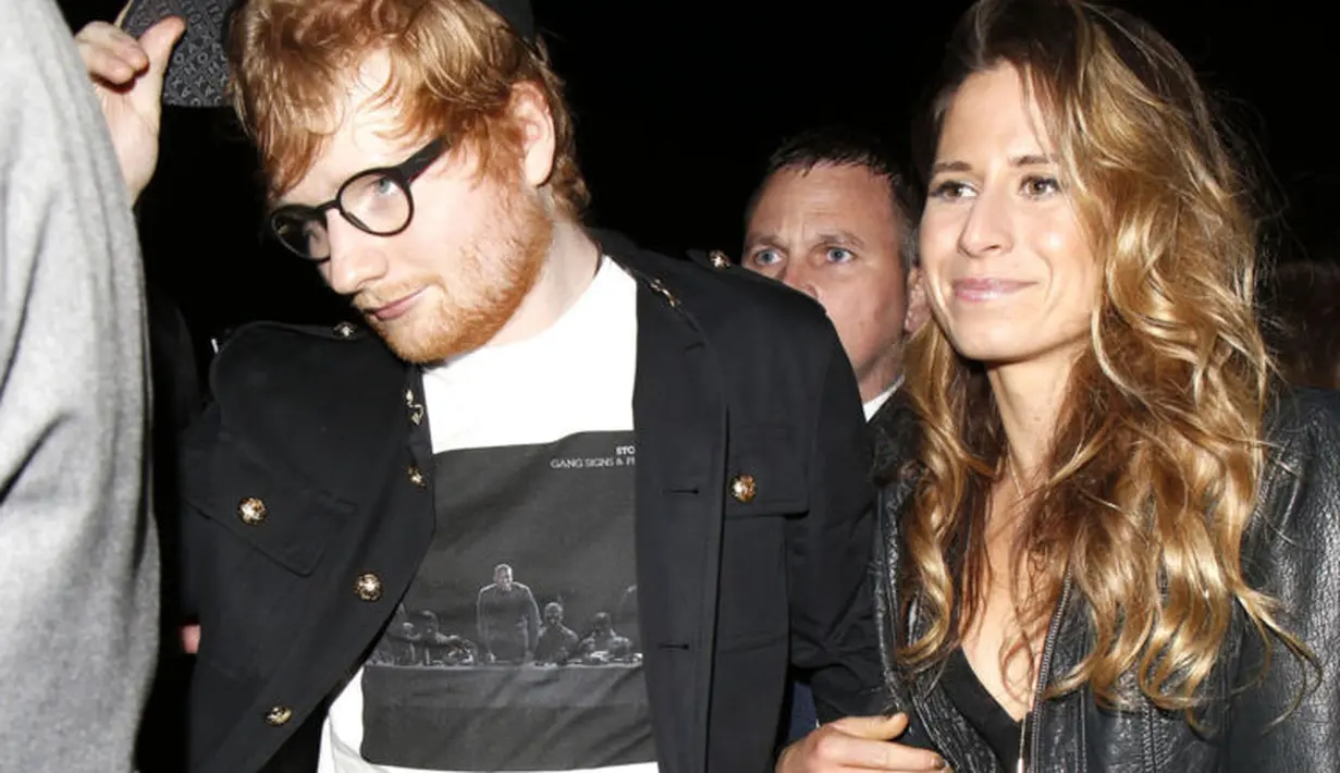 Kini Ed Sheeran pun sudah membuat langkah besar dengan melamar Cherry sebelum tahun 2017 berganti. (SkyNews)