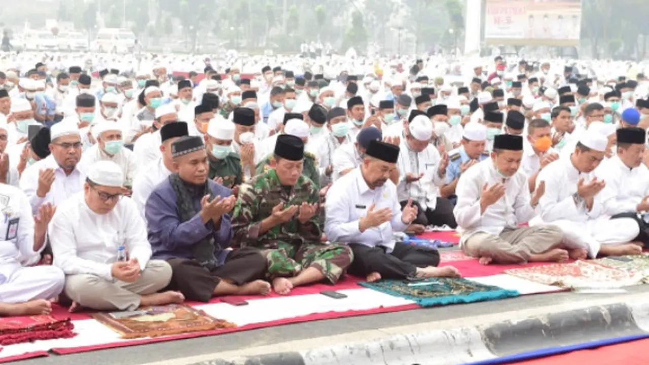 Ilustrasi salat berjamaah.
