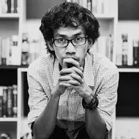 Aan Mansyur, penyair yang menulis puisi-puisi di AADC 2. (foto: dok. AADC 2)