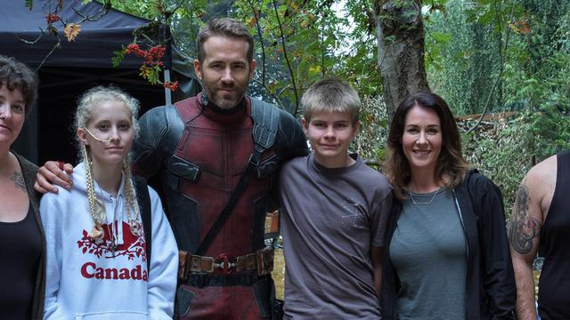 Ryan Reynolds sebagai Deadpool
