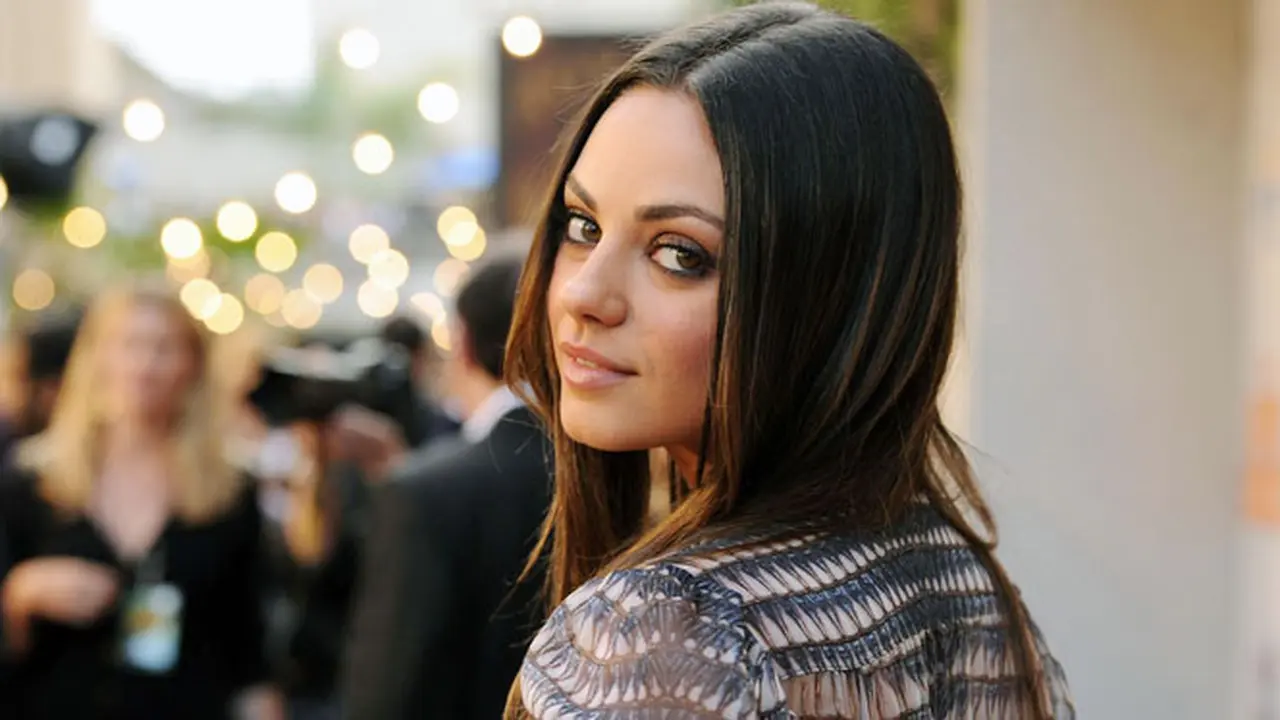mila-kunis-131202c.jpg