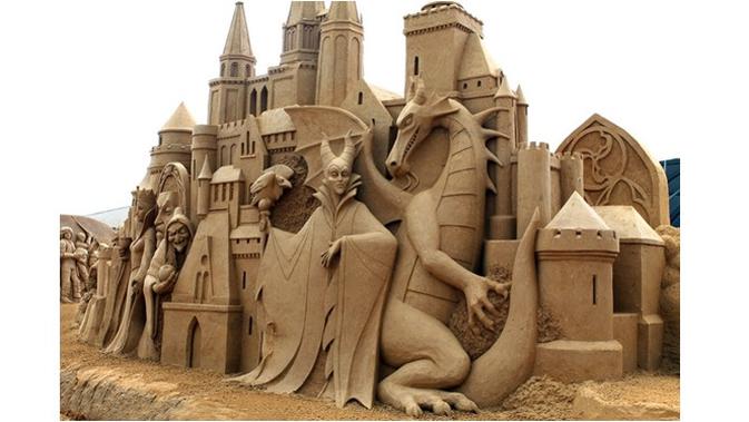 Karya seni pasir (Sumber: Brightside)