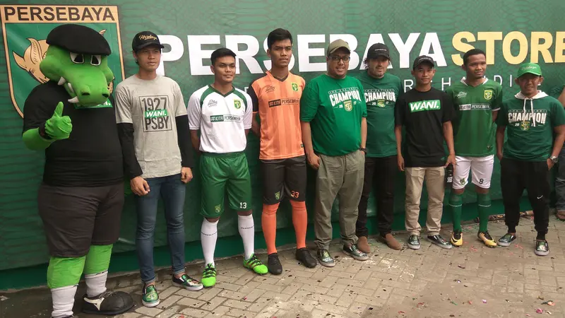 Persebaya Surabaya saat memperkenalkan kostum baru (Foto: Dian Kurniawan/Liputan6.com)