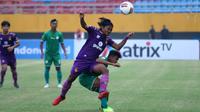 Duel Persik vs PSMS di Stadion Gelora Sriwijaya, Jakabaring, Palembang, Minggu (10/11/2019). (Bola.com/Gatot Susetyo)