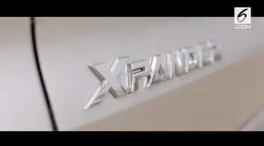 Para pengunjung merasakan sensasi berkendara berbeda setelah test drive Mitsubishi Xpander di GIIAS 2017.