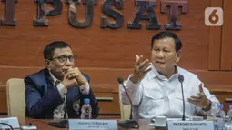 Prabowo Subianto menyampaikan visi dan misinya serta program unggulan kepada pengurus Persatuan Wartawan Indonesia (PWI) Pusat. (Liputan6.com/Angga Yuniar)
