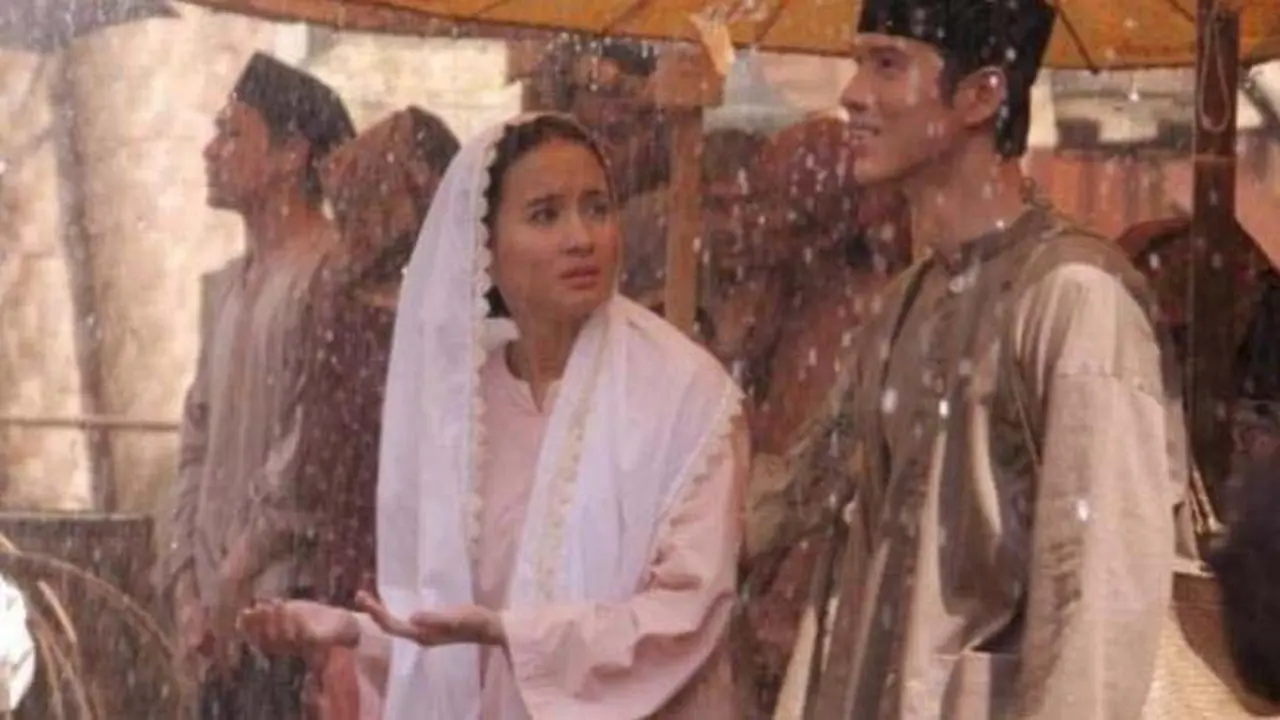 Sinopsis Film Di Bawah Lindungan Ka'bah di Vidio, Kisah Cinta Tragis