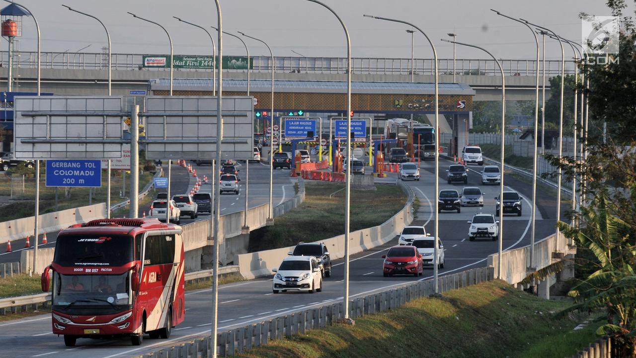 Pemudik Mulai Padati Tol Trans Jawa