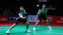 Ganda putra Indonesia Sabar Karyaman Gutama/Moh Reza Pahlevi Isfahani saat melawan sesama wakil Indonesia Raymond Indra/Nikolaus Joaquin pada laga semifinal Indonesia Masters 2026 di Istora Senayan, Jakarta, Sabtu (24/01/2025). (Bola.com/M Iqbal Ichsan)