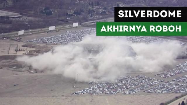 Stadion Silverdome akhirnya roboh pada Senin (4/12/2017) setelah satu hari sebelumnya gagal diledakkan.