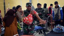 Ratusan siswa di Bandung, Jawa Barat, pada Selasa 23 September 2025, dilaporkan jatuh sakit setelah menyantap makanan dari program Makan Bergizi Gratis (MBG). (Timur Matahari/AFP)