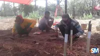 Tim dari Balai Arkeologi Yogyakarta sedang melakukan ekskavasi situs di Caruban Desa Gedongmulyo Kecamatan Lasem beberapa hari lalu. (foto: Liputan6.com/suaramerdeka.com/Mulyanto Ari Wibowo)