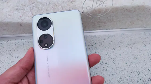Oppo Reno8 T 5G (Liputan6.com/Giovani Dio Prasasti)