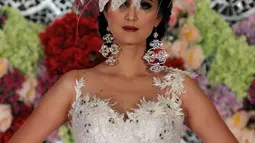 Model memperagakan busana Yohannes Bridal saat fashion show gaun pengantin bertema "Wedding Open House" di Jakarta, (20/2).  Pameran Fashion Show Wedding Open House ini di gelar dari tanggal 20 - 21 Februari 2016.(Liputan6.com/JohanTallo)