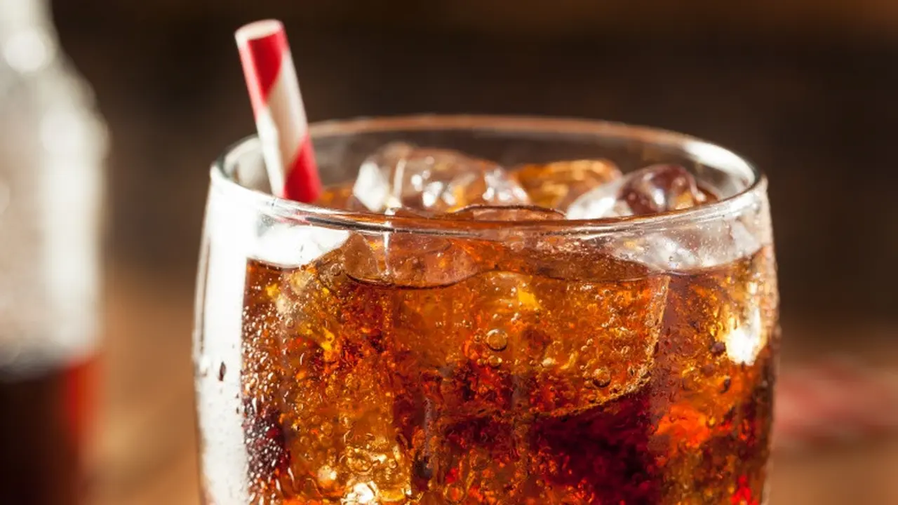 [Bintang] Mengenali Fakta dan Mitos Seputar Minuman Bersoda