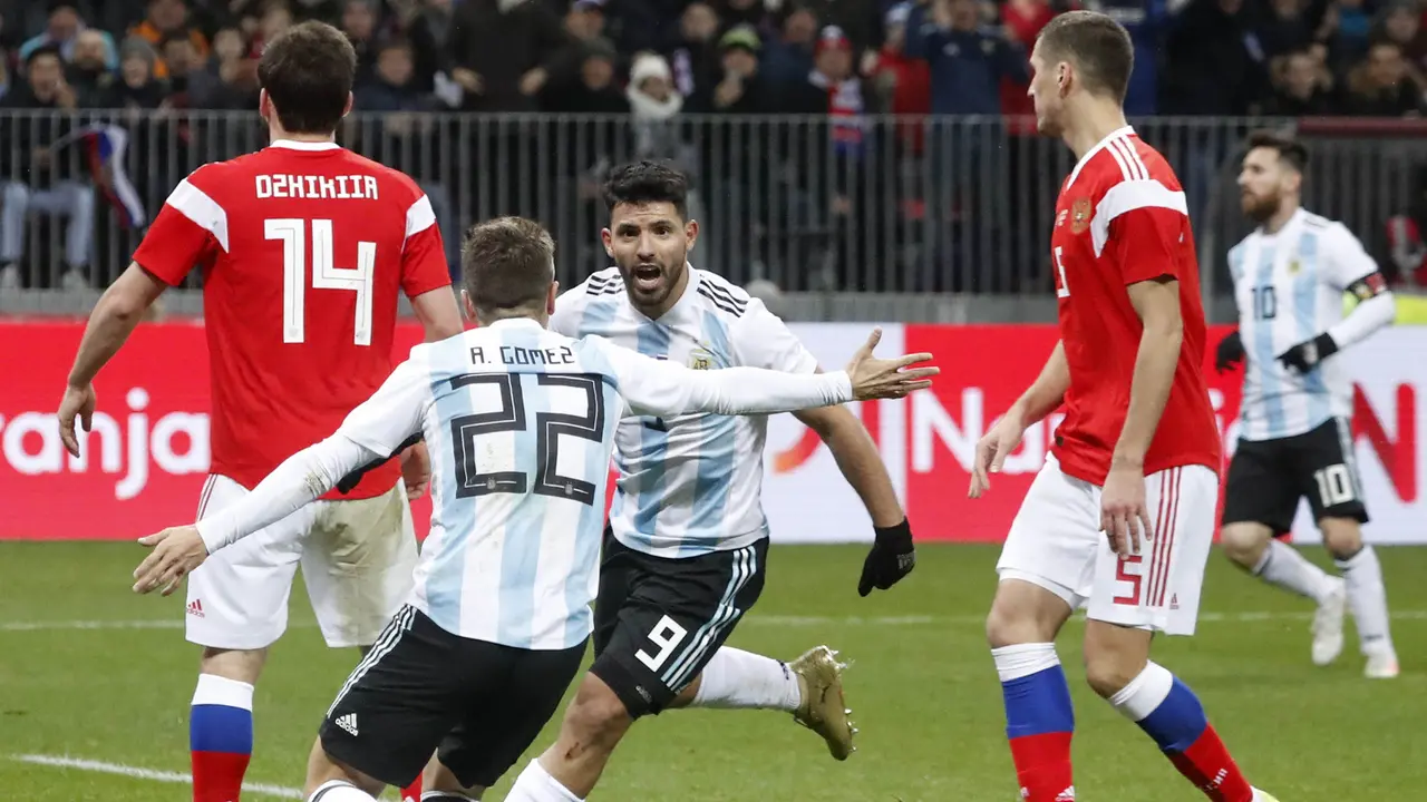 FOTO: Sergio Aguero Antar Argentina Bungkam Rusia