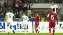 <p>Selebrasi pemain Timnas Irak,&nbsp;Bashar Rasan (dua kiri) setelah mencetak gol ke gawang Timnas Indonesia&nbsp;dalam laga pertama Grup F Kualifikasi Piala Dunia 2026 di Basra International Stadium, Irak, Kamis (16/11/2023) malam WIB. (AFP/Hissein Faleh)</p>