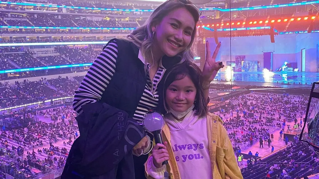 Ayu Ting Ting Nonton Konser BTS di Amerika (Foto: Instagram/@ayutingting92)