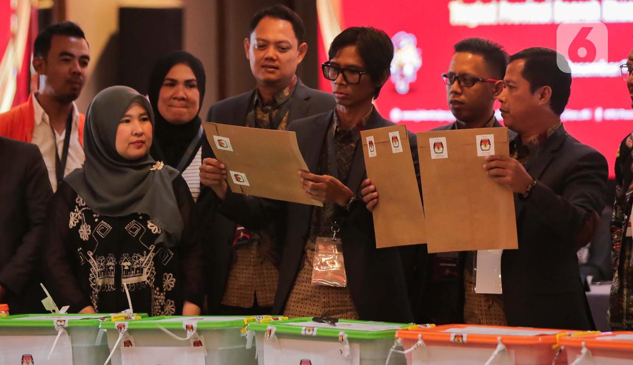 Sebelumnya, KPU DKI Jakarta menyatakan batas waktu rekapitulasi maksimal dilakukan hingga 9 Desember 2024. (Liputan6/Angga Yuniar)