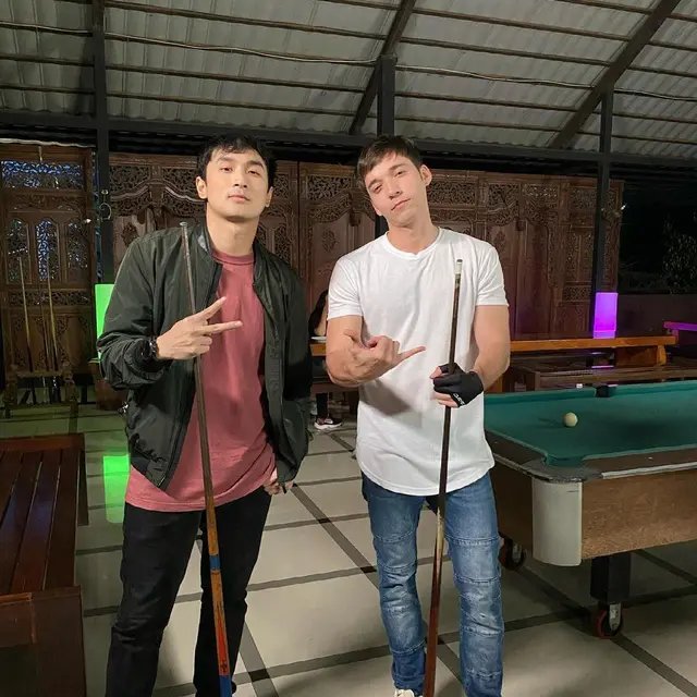 Beri Dukungan, Ini 6 Potret Persahabatan Gerald Yohanes dan Stefan William