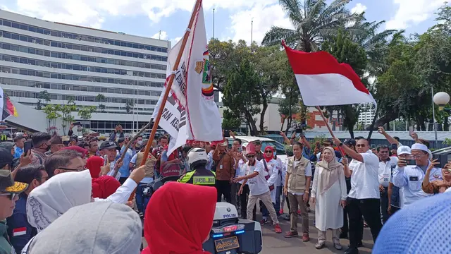 Ikatan Keluarga Minangkabau (IKM) menggelar mudik gratis untuk 3.100 warga pada lebaran 2023. Tahun ini, pelepasan digelar di Kompleks Parlemen, Senayan, Jakarta, pada Minggu (16/3/2023).