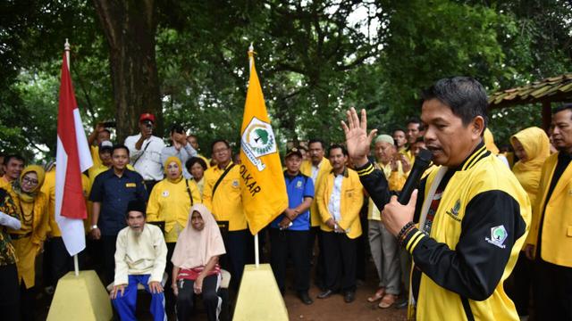 Dedi Mulyadi lantik Pengurus Golkar Karawang di rumah Abah Kunji